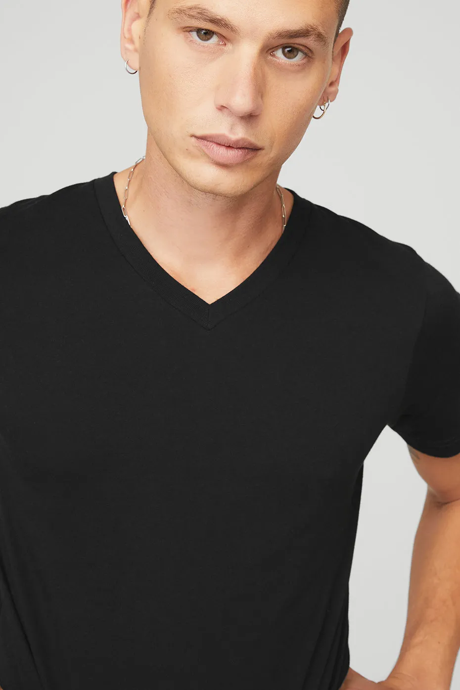 The Triumph V-Neck Tee - Black